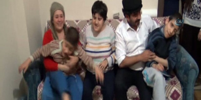 Çocukları için 24 saat nöbet tutuyorlar