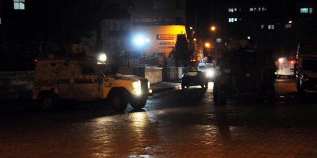 Hükümet Konağı’na roket atarla saldırdılar