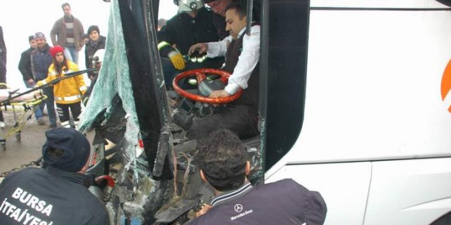 Bursa'da otobüs kazası..Can pazarı