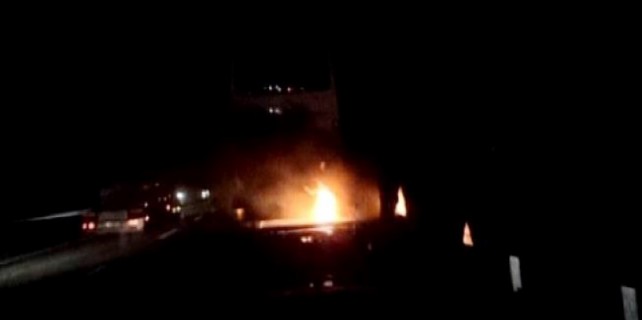 Bursa'da alevli gece! Yanan TIR'a AFAD müdahale etti