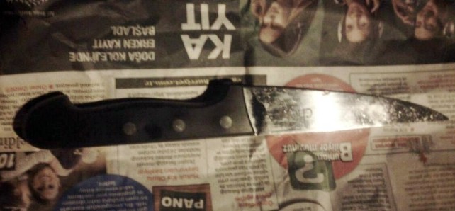 Şiddet uygulayan sevgilisini bıçakladı