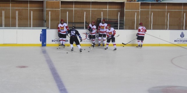 Sokakta yaşayan gençler milli sporcu olma yolunda