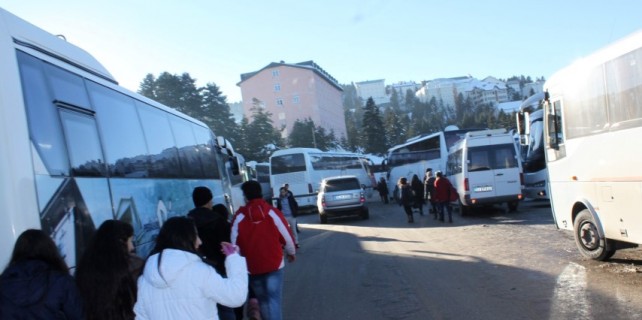 Uludağ keyfi trafik çilesine döndü
