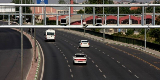 Bursa'da mobese kameraları para bastı