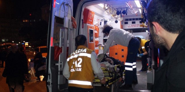 AVM'de bıçaklı dehşet!