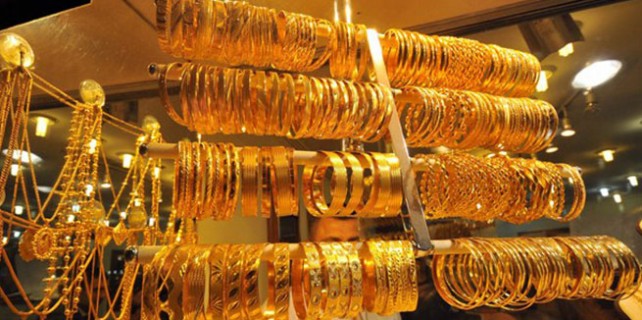 Altın hız kesmiyor