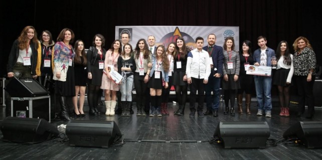 Nilüfer Karaoke Yarışması’nda ödüller sahiplerini buldu