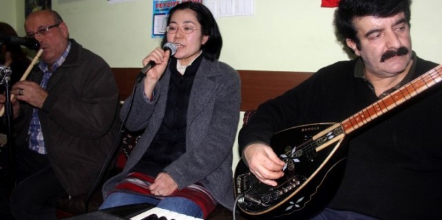 Japon gelin görenleri şaşkına çeviriyor