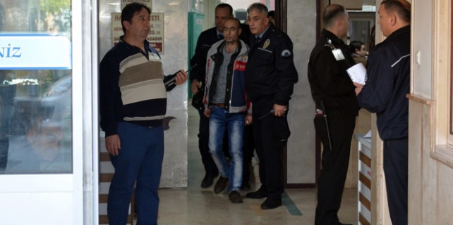 Kur’an-ı Kerim yaktılar, linçten polis kurtardı