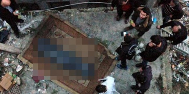 Halıdan çıkan şoke etti!