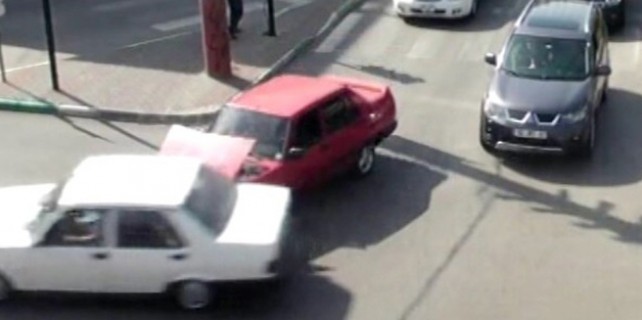 Bursa'da kazalar MOBESE'ye takıldı