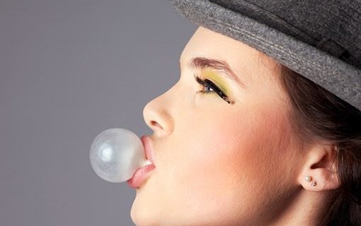 Sakız çiğne bakterilerden kurtul