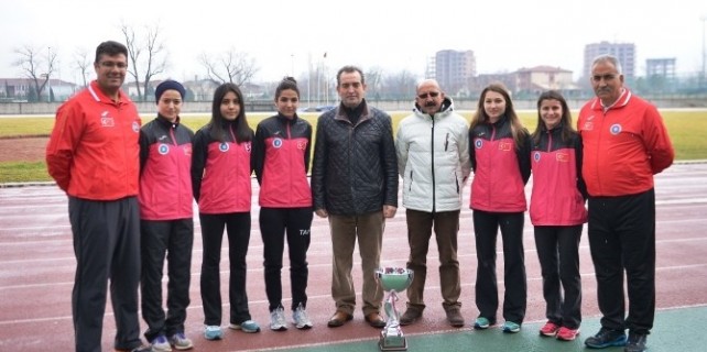 Büyükşehirli atletler İspanya yolcusu