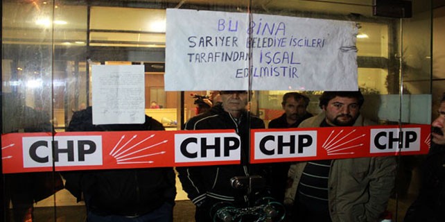 CHP İl Başkanlığı'nı işgal ettiler, zincir vurdular