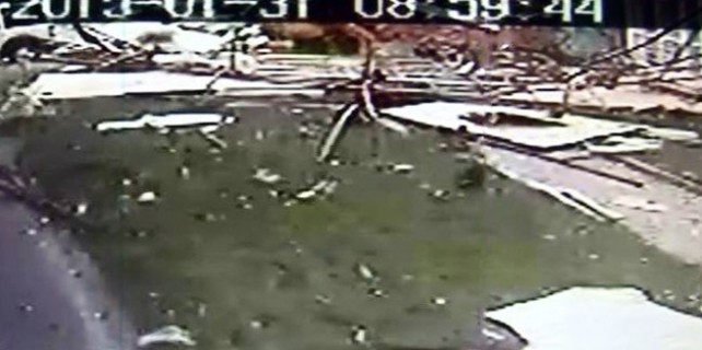 Lodos çatıyı böyle uçurdu!