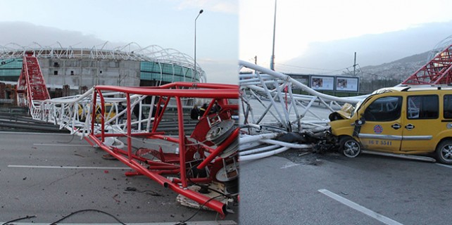 Timsah Arena'da vinç devrildi: 1 ölü