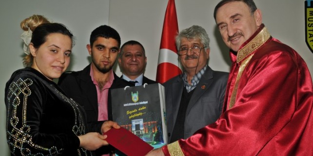 Bursa'da14 çifte resmi nikah