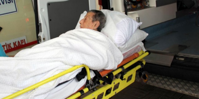 Ünlü sanatçı hastaneye kaldırıldı