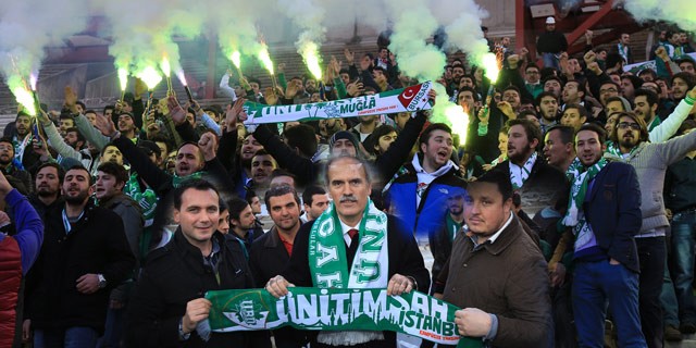 450 Ünitimsah Timsah Arena'yı bastı