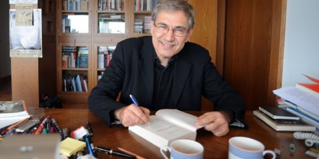 Orhan Pamuk Bursa'da okurlarıyla buluşuyor