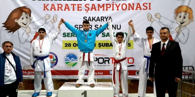 Karatenin Bursalı yıldızları gururlandırdı