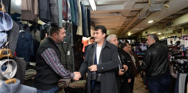 Dündar esnafla buluştu