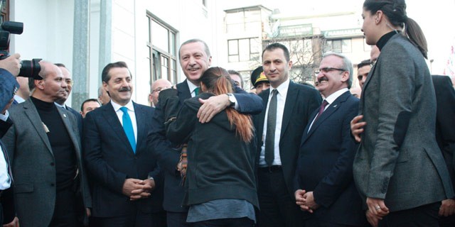 Genç kız Erdoğan'a sesini böyle duyurdu