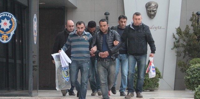 Sahte polisler bakın nasıl yakayı ele verdi?