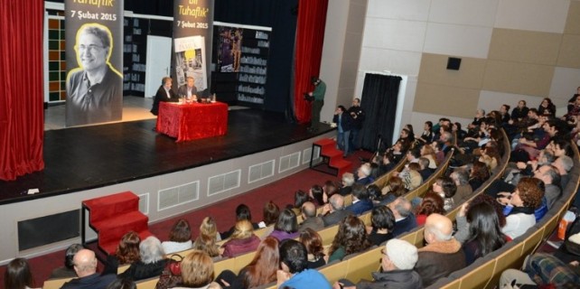 Orhan Pamuk okurlarıyla buluştu