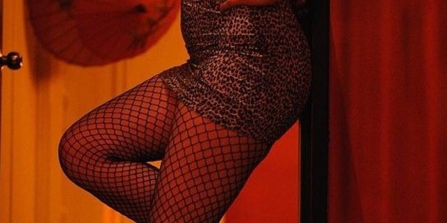 İnternetten eskort kız istedi şoke oldu!