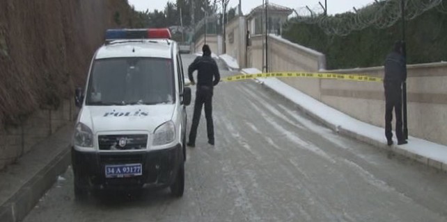 Aziz Yıldırım‘ın sokağında bomba paniği