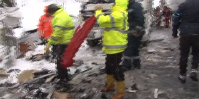 İşçiden Türk bayrağına büyük saygı