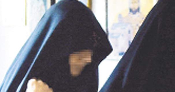 Manastırda lezbiyen skandalı