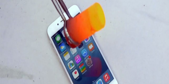 iPhone 6'nın üzerine eritilmiş alüminyum dökülürse!