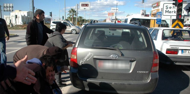 Kırmızı ışıkta kanlı hesaplaşma!