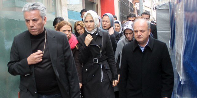 Erdoğan'ın kızları Özgecan'ın evinde