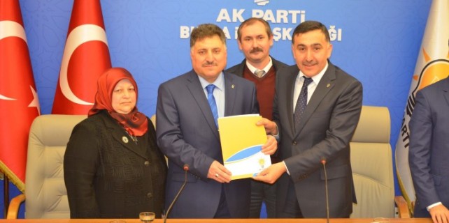 AK Parti’de yoğun pazar mesaisi