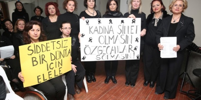 Nilüfer Kadın Korosu'ndan kadına şiddete tepki