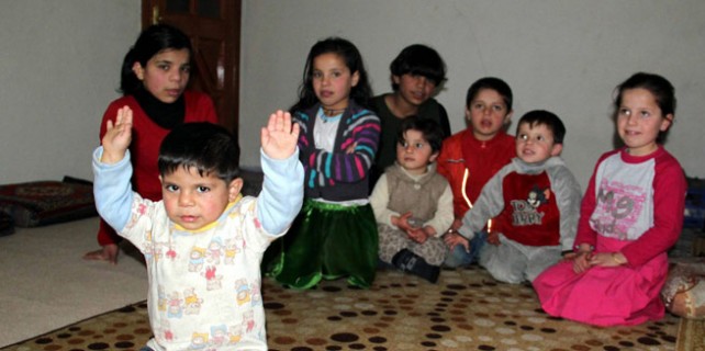 Bursa'da Suriyeli 10 kardeşin yaşam mücadelesi...