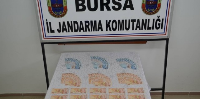 Sahte parayla alışveriş yaparken suçüstü yakalandılar!