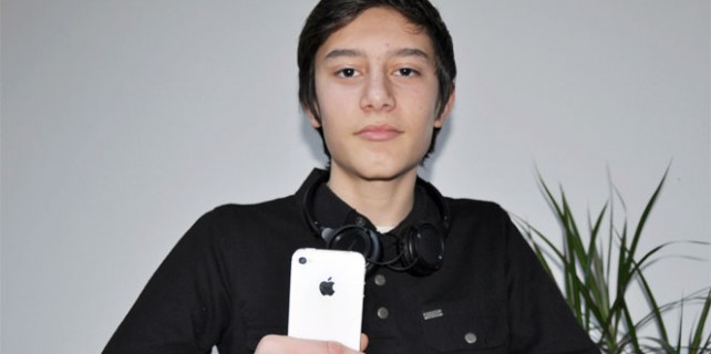 Lise öğrencisi Apple'ın açığını buldu