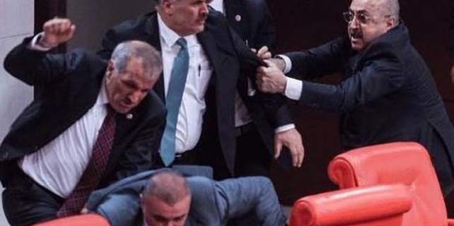 TBMM'de kavga: 5 milletvekili yaralı