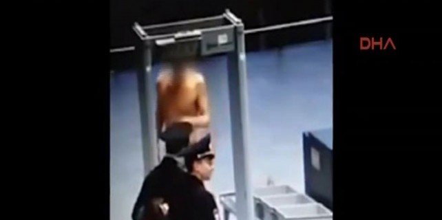 X-ray cihazında çırılçıplak geçti!