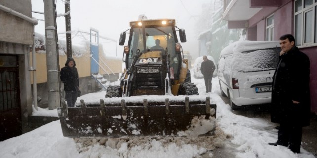 Osmangazi'den 24 saat kar mesaisi