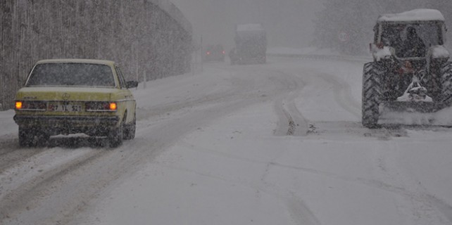 Bursa İzmir Yolu da trafiğe kapandı