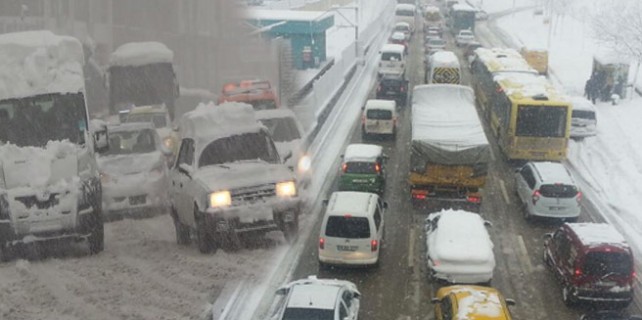 Bursa’da kar hayatı felç etti...