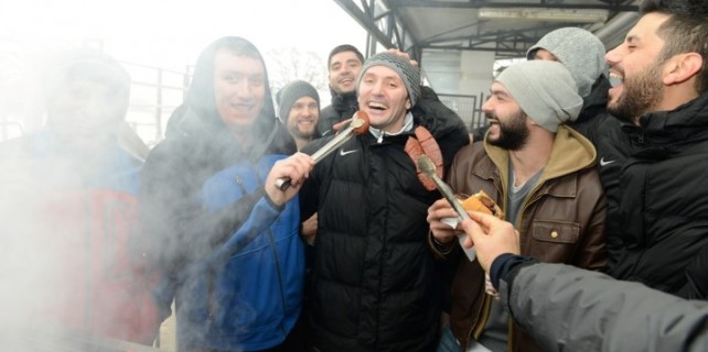 Nilüfer Belediyespor’da sucuk ekmek keyfi