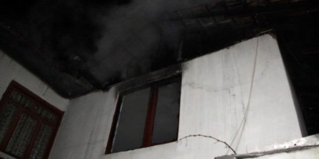 Bursa'da ahşap binada korkutan yangın!