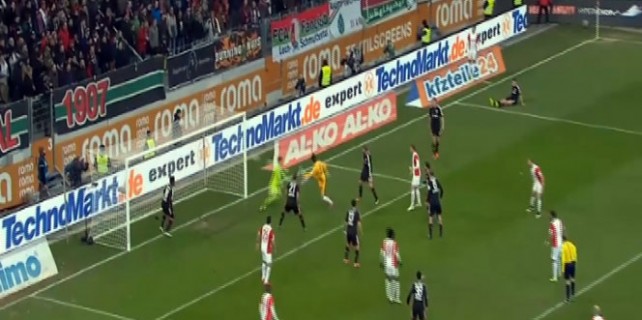 Çılgın kaleci Almanya'yı salladı