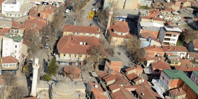 Tarihi camiler ayağa kalkıyor